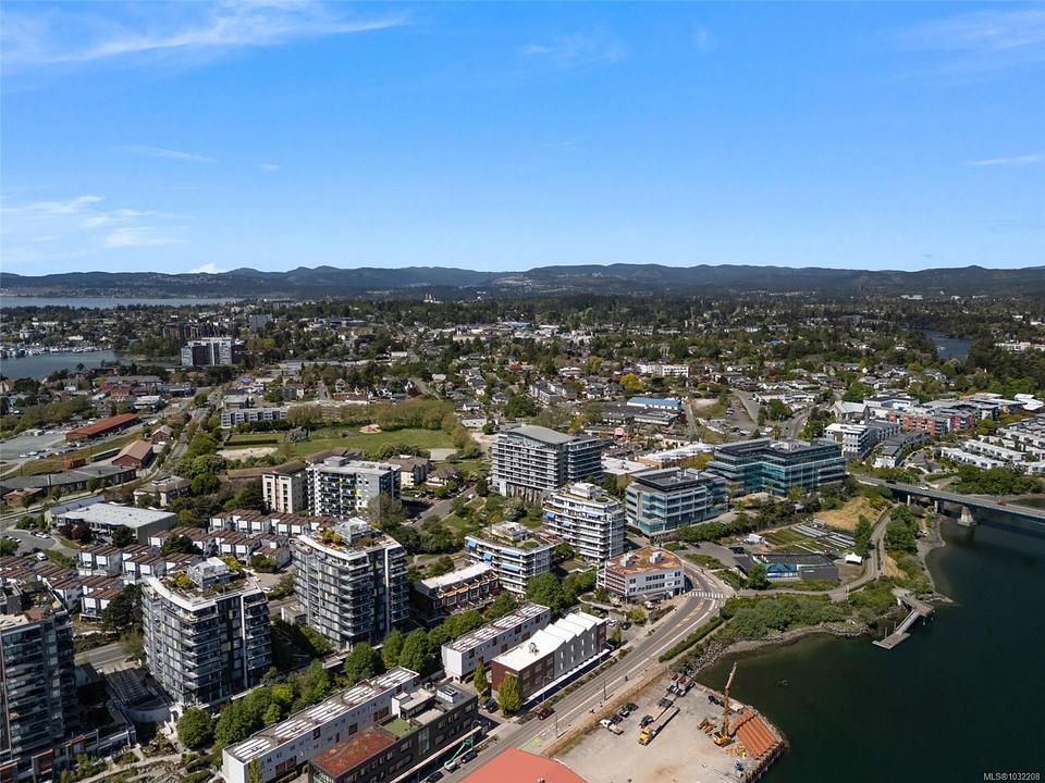 300-305 - 388 Harbour Road, Victoria, BC