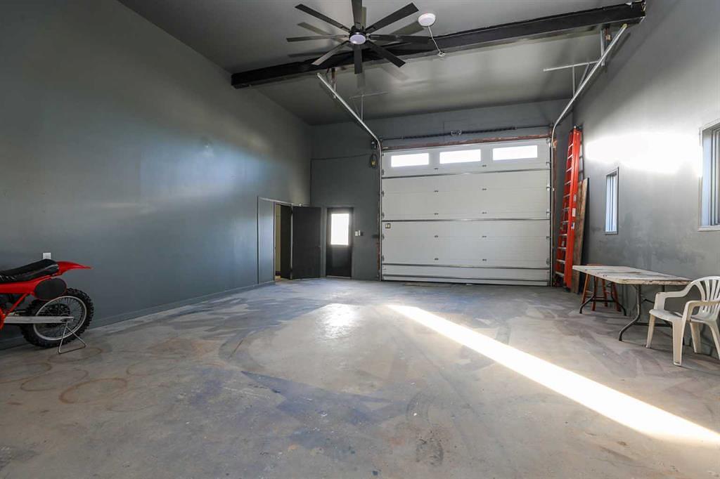 111 4 Avenue, Warner, AB