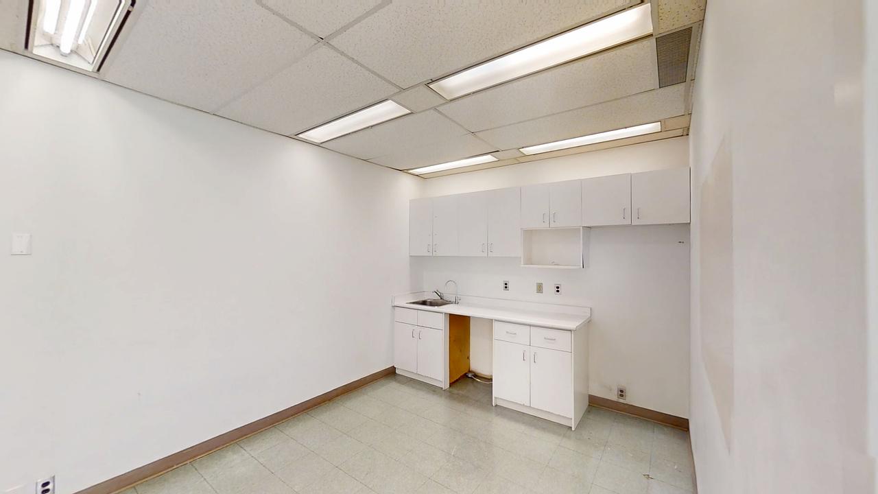1700 - 180 Dundas Street West, Toronto, ON
