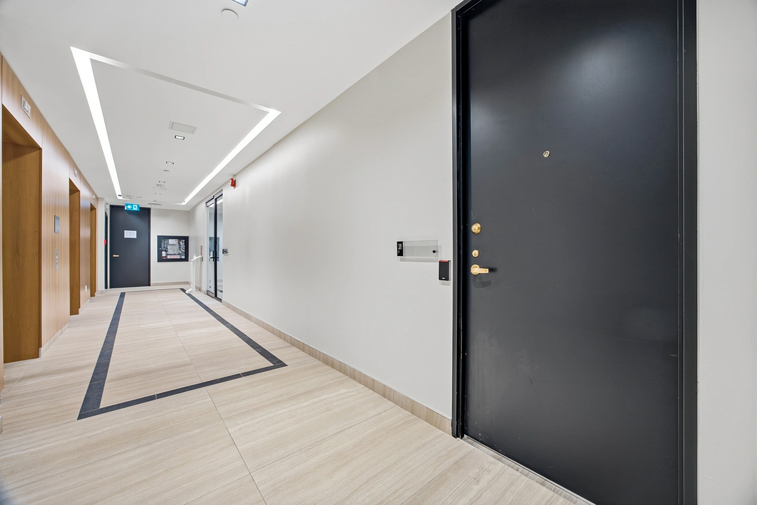 300 - 360 Bay Street, Toronto, ON
