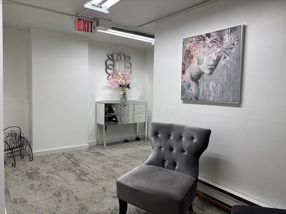 536 College Street, Toronto, ON
