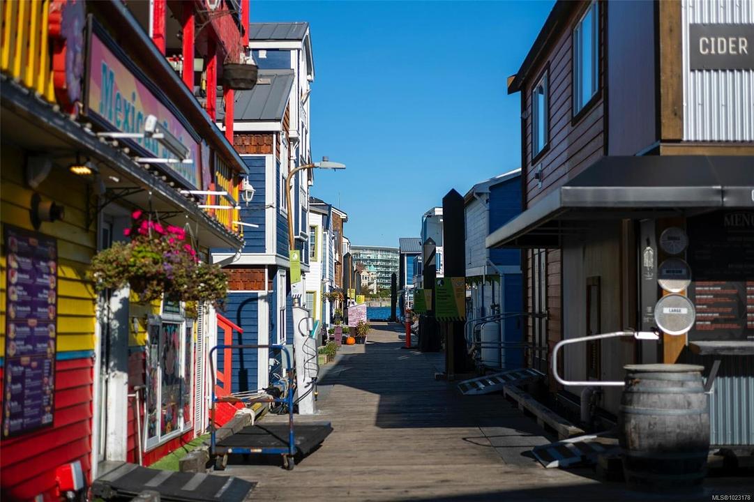 #102 - 19 Dallas Road, Victoria, BC
