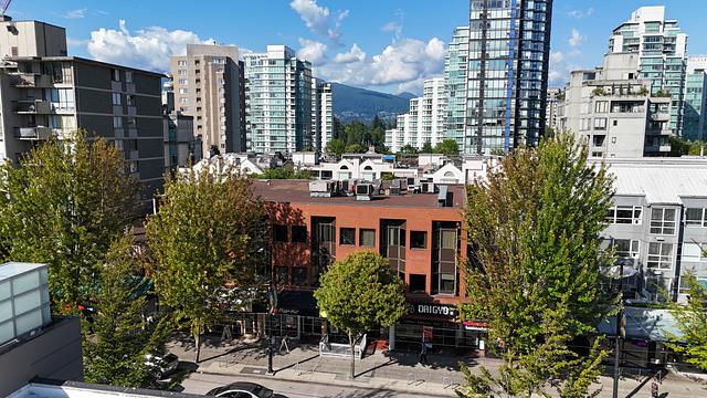 1725 Robson Street, Vancouver, BC