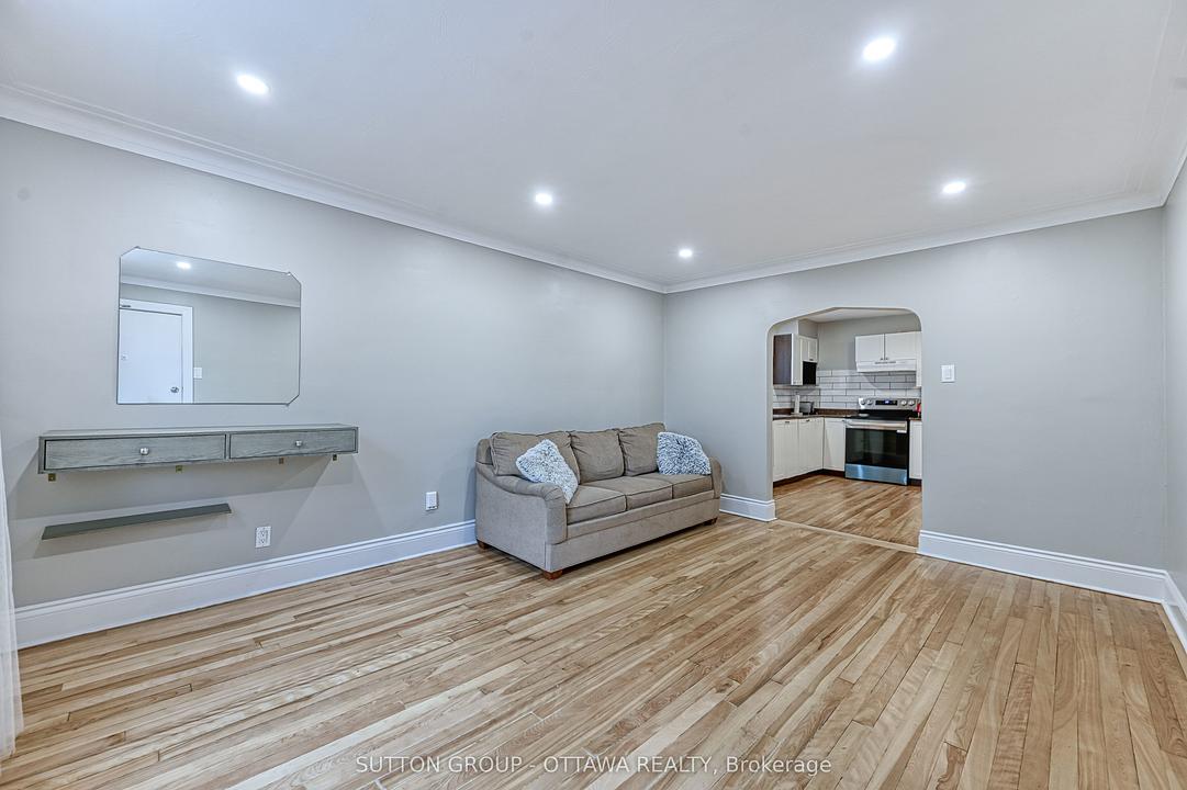 156 Dagmar Avenue, Ottawa, ON