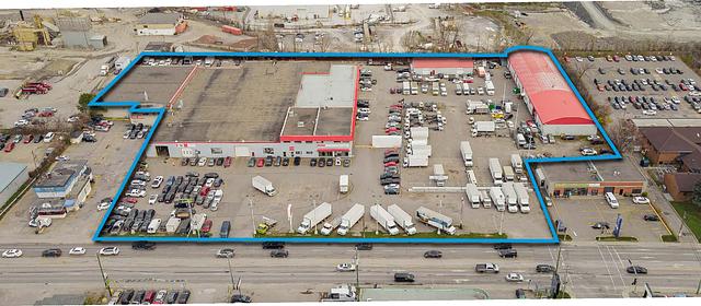 1385 Boulevard des Laurentides, Laval, QC