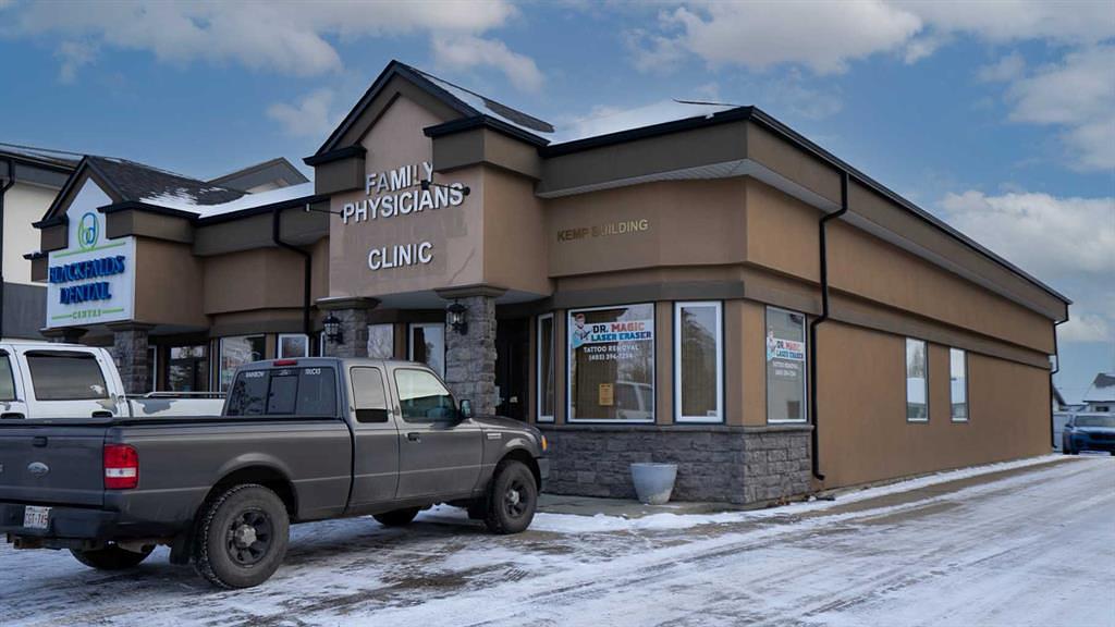 1 - 5021 Parkwood Road, Blackfalds, AB