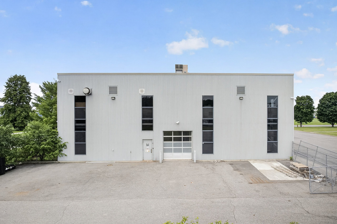 5500 Canotek Road, Ottawa, ON