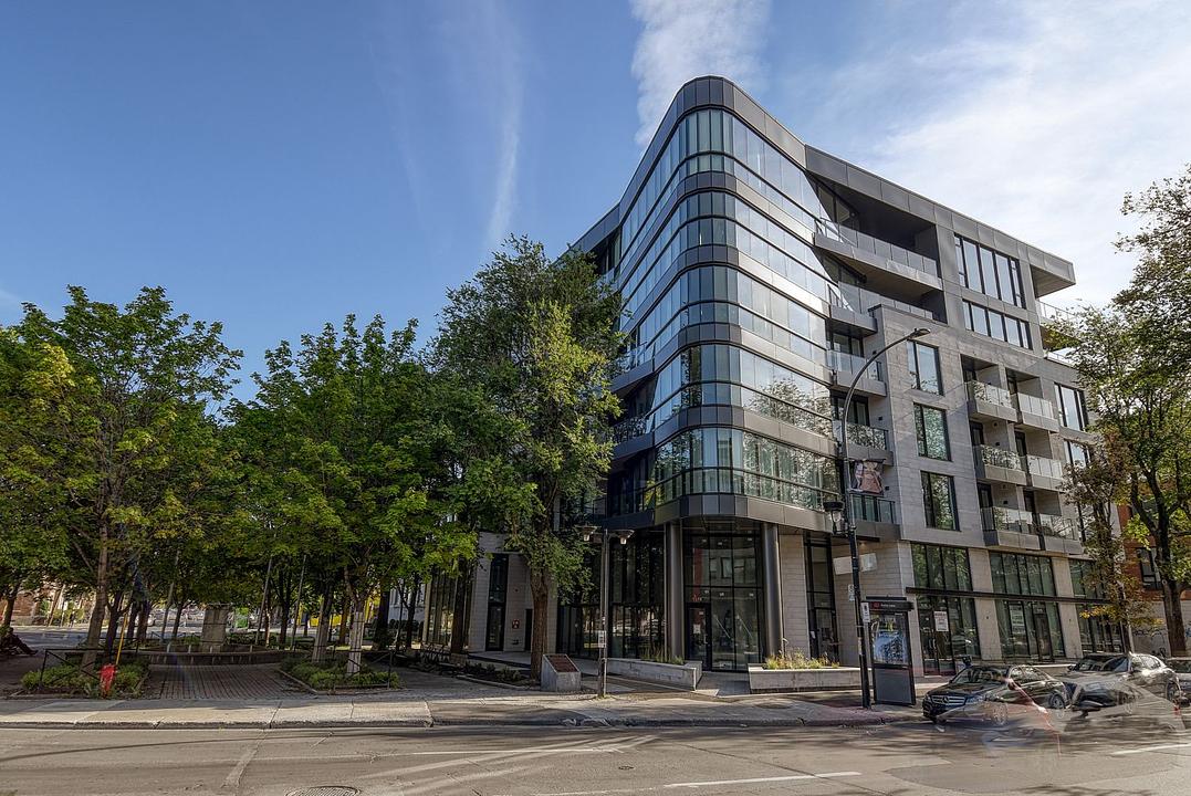 7179-7181 Boulevard Saint-Laurent, Montréal, QC