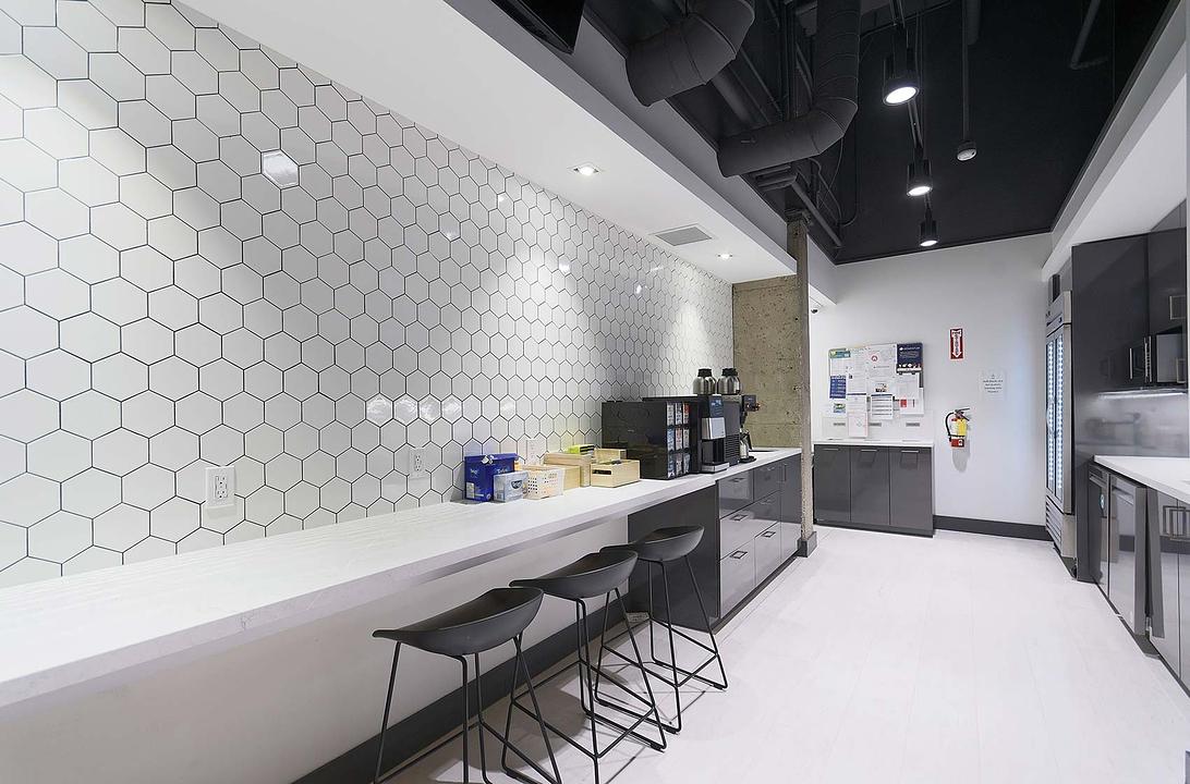 100 - 75 Huntley Street, Toronto, ON