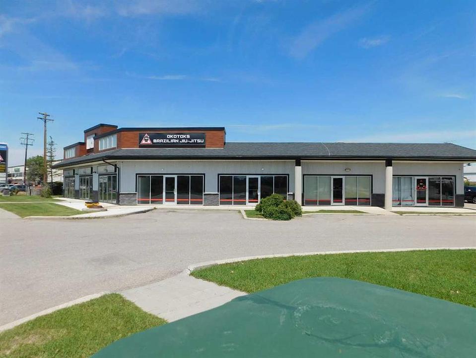 #2 - 220 North Railway Street, Okotoks, AB