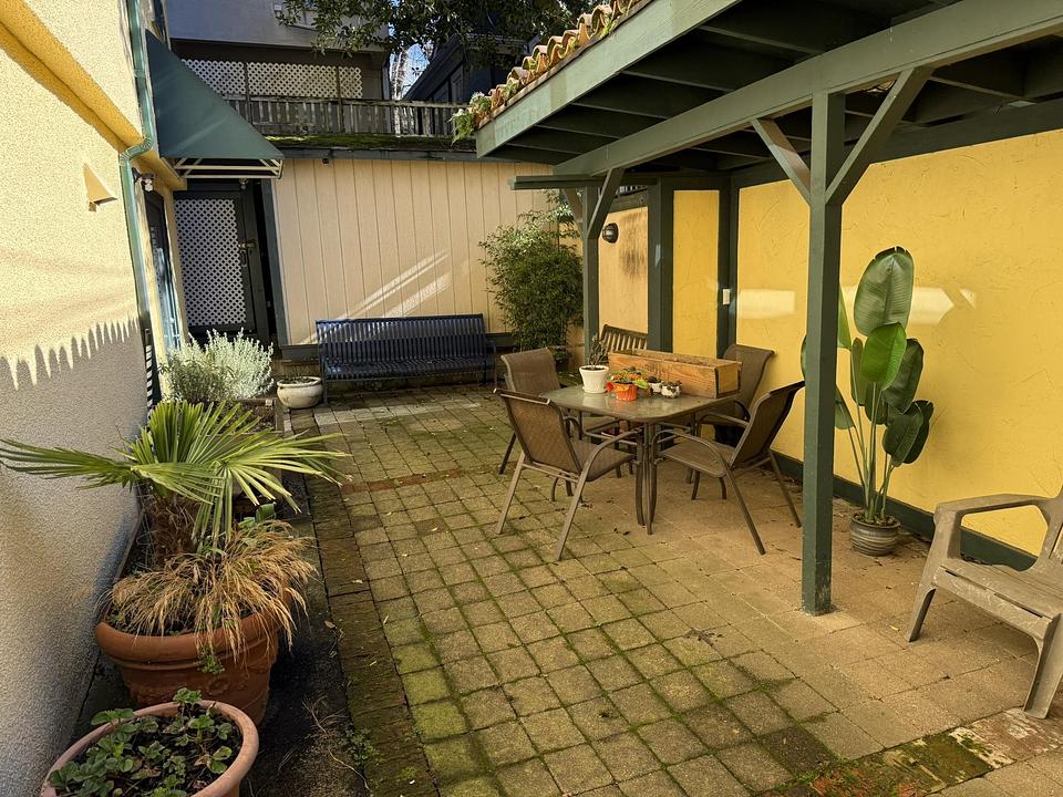 1334 Cardero Street, Vancouver, BC
