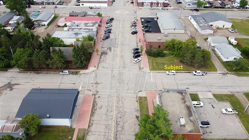 214 10 Street, Beaverlodge, AB