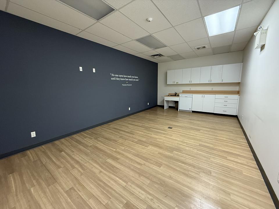 1 - 4720 50 Avenue, Red Deer, AB