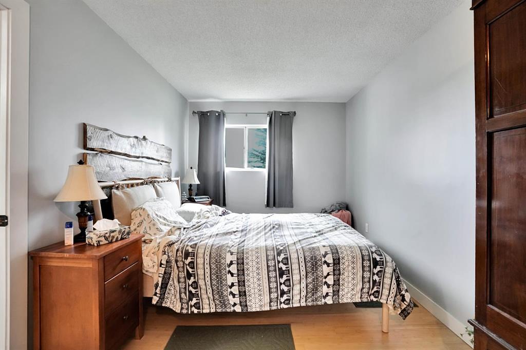 8-1415 sec 582 Highway, Didsbury, AB