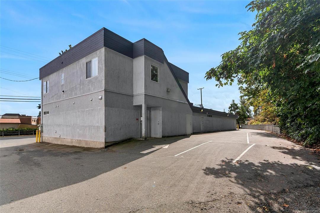1033 Canada Avenue, Duncan, BC