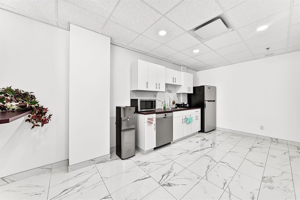 910 - 634 6 Avenue Southwest, Calgary, AB