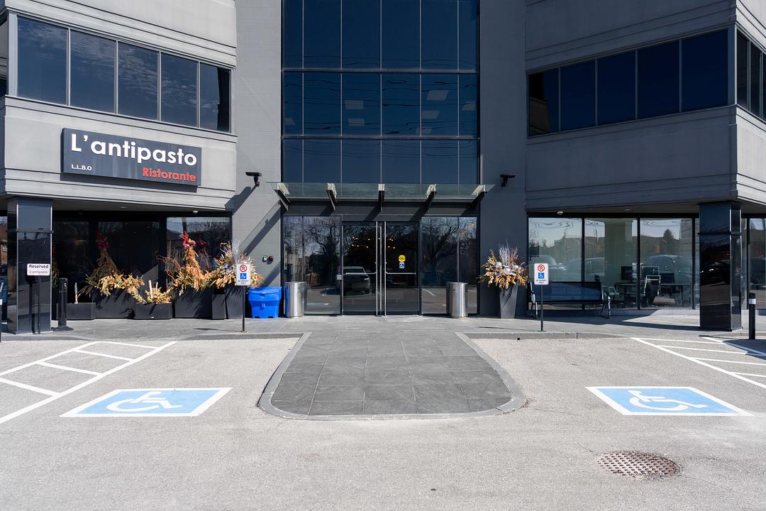 300 - 8001 Weston Rd, Vaughan, ON