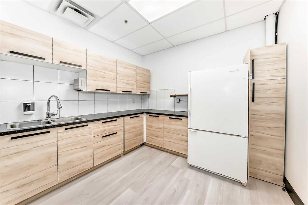 5,9,15 - 1015 Centre Street Northwest, Calgary, AB