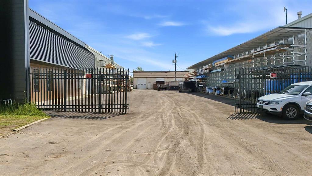 6785 52 Avenue, Red Deer, AB