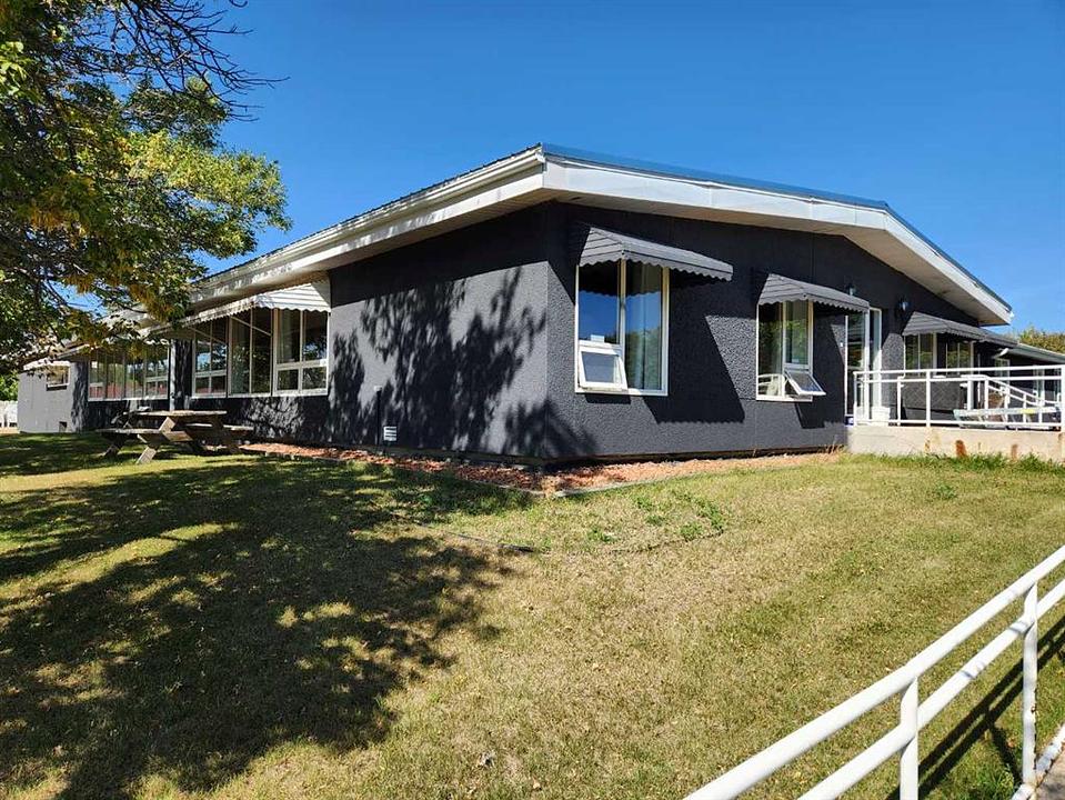 5430 Fairview Avenue, Bashaw, AB