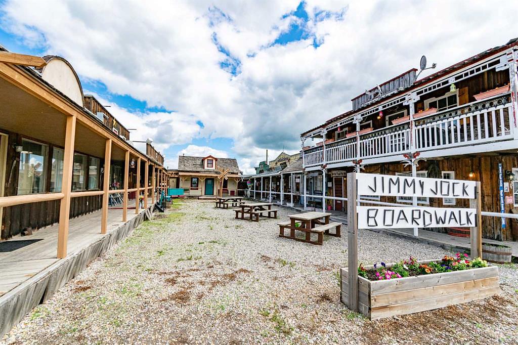44 Main Street East, Big Valley, AB