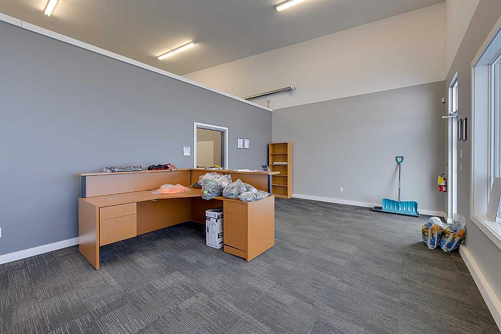 303a Larch Close, Red Deer, AB