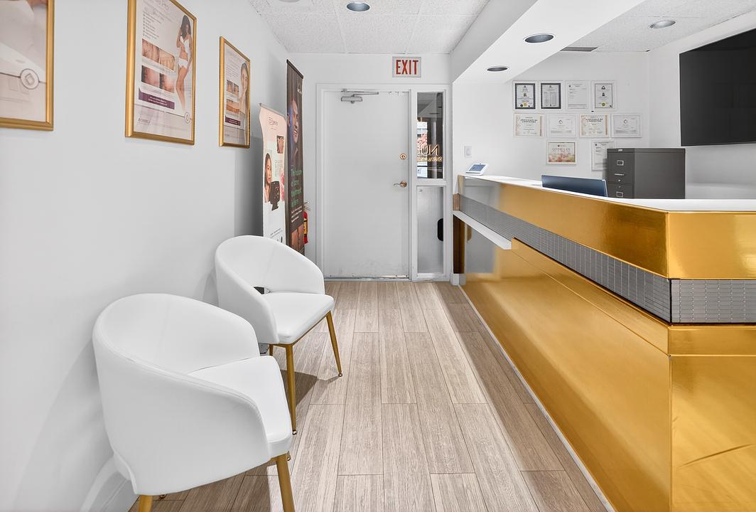 12085 CONFIDENTIAL, North Vancouver, BC