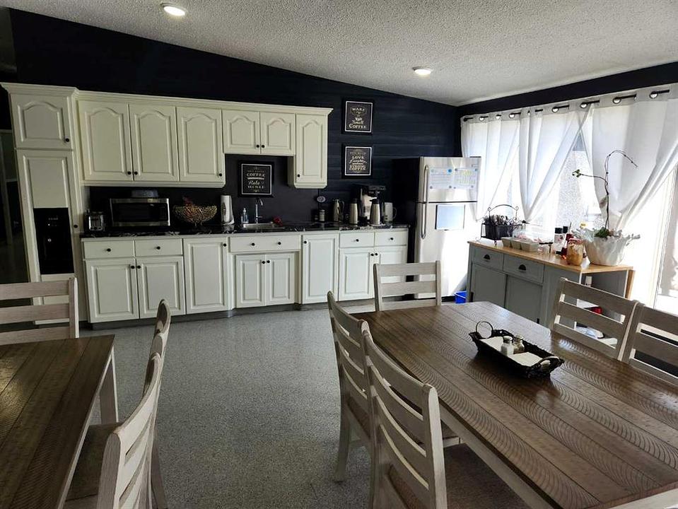 5430 Fairview Avenue, Bashaw, AB