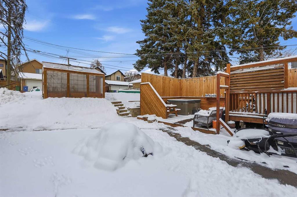 2040 42 Avenue Southwest, Calgary, AB