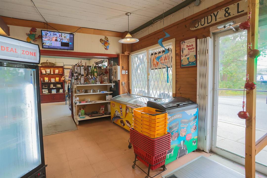 15 North Street, Lockeport, NS