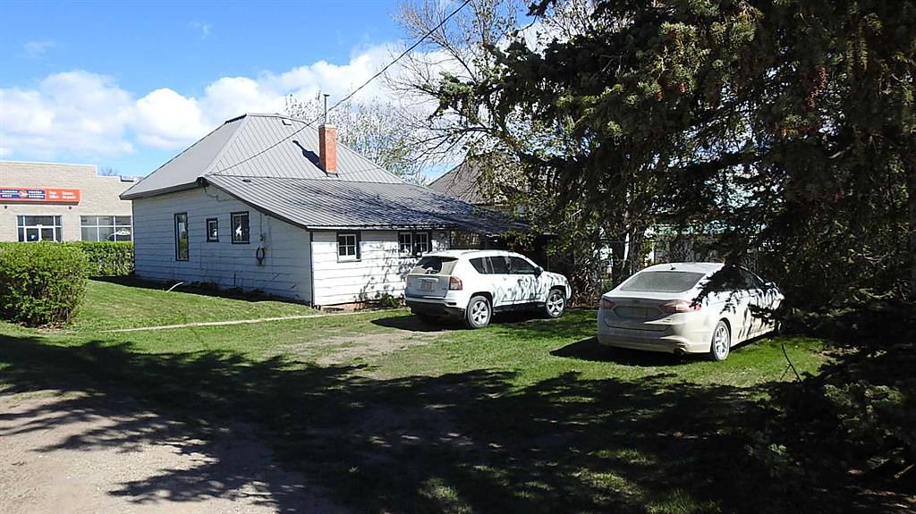 2219 20 Street, Nanton, AB