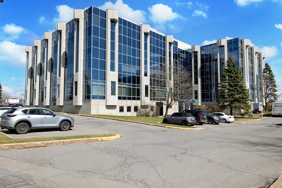 9900 Boulevard Cavendish, Montréal, QC