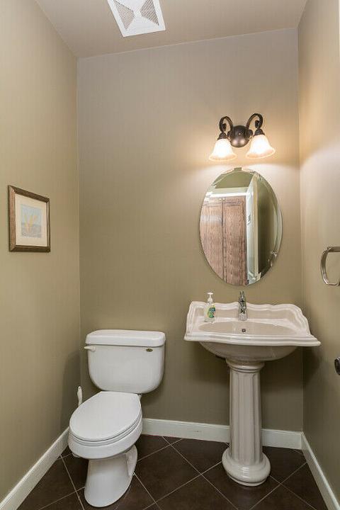 121B Elma Street, Okotoks, AB