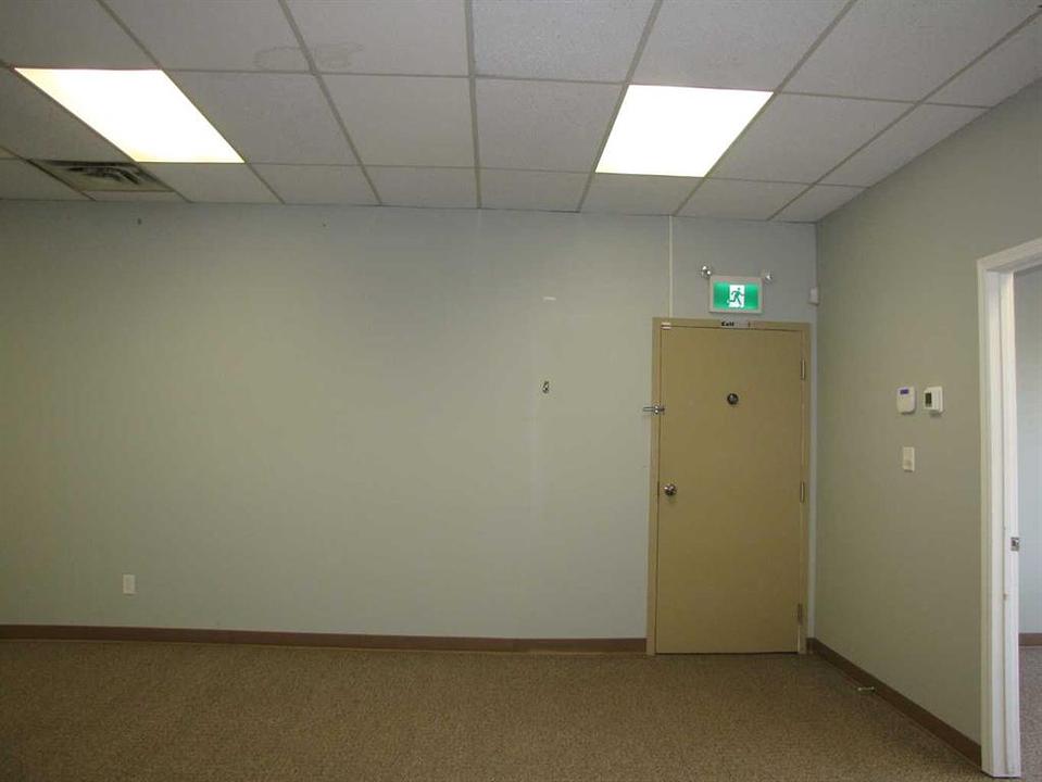 B - 4924 48 Avenue, Innisfail, AB