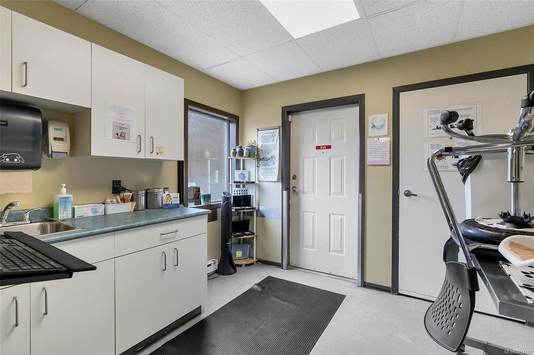 1033 Canada Avenue, Duncan, BC
