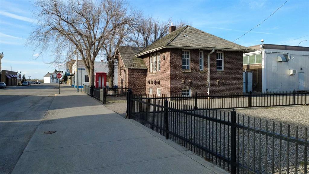 2224 2 Avenue, Fort Macleod, AB