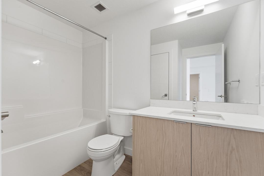 111 - 3360 16 Street Southwest, Calgary, AB