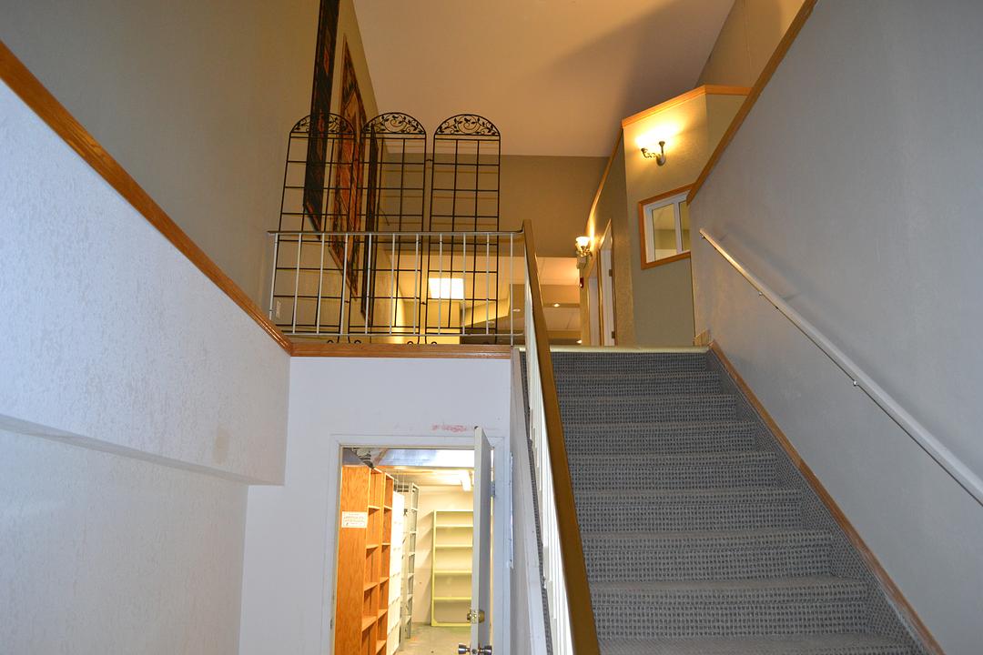 100 - 5017 50 Avenue, Red Deer, AB