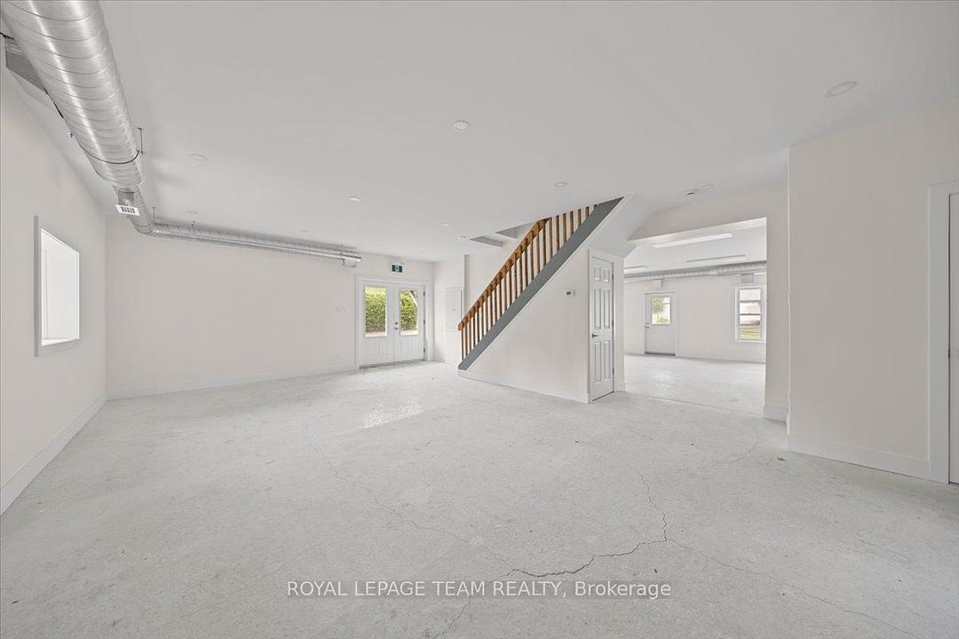 5967 Perth Street, Ottawa, ON