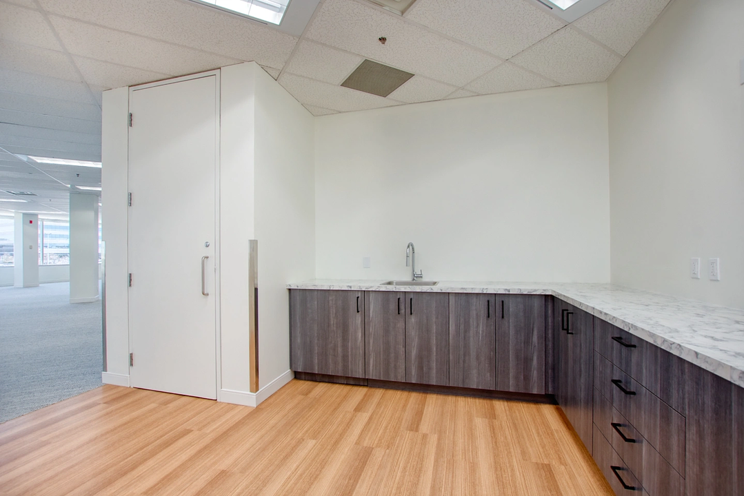200 - 6985 Financial Drive, Mississauga, ON