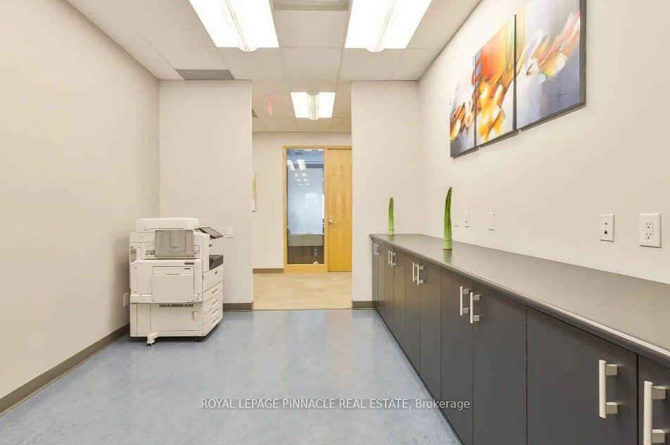 301-I - 231 Oak Park Boulevard, Oakville, ON