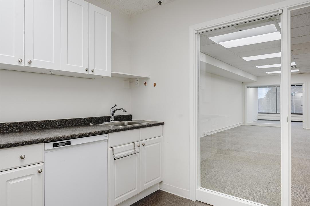 300 - 10524 King George Boulevard, Surrey, BC