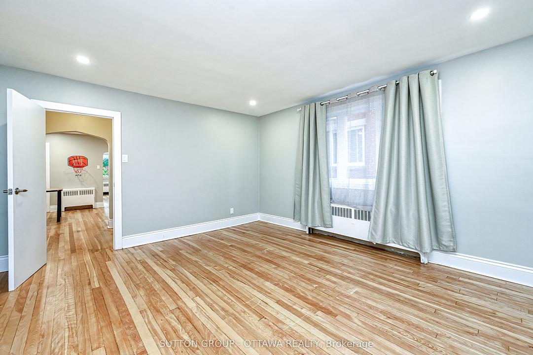 156 Dagmar Avenue, Ottawa, ON