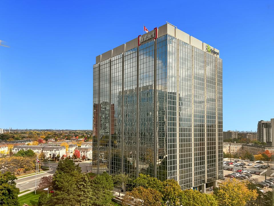 750 - 2 Robert Speck Parkway, Mississauga, ON