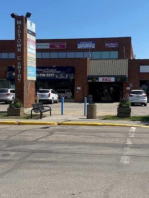 211 - 5115 49 Street, Whitecourt, AB