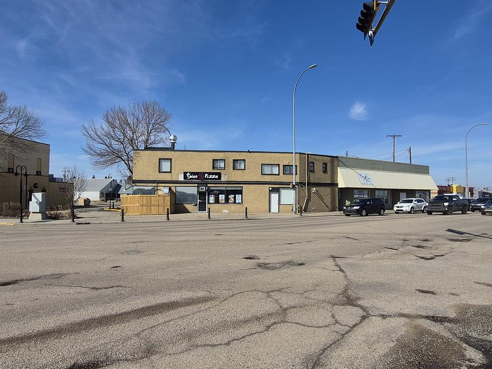 5004 Alberta 2 Alternate, Lacombe, AB