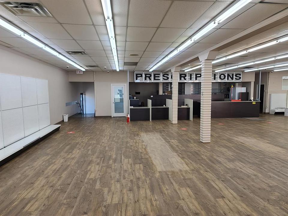 10013 100 Avenue, Peace River, AB