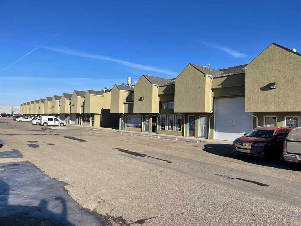 516 - 3208 8 Avenue Northeast, Calgary, AB