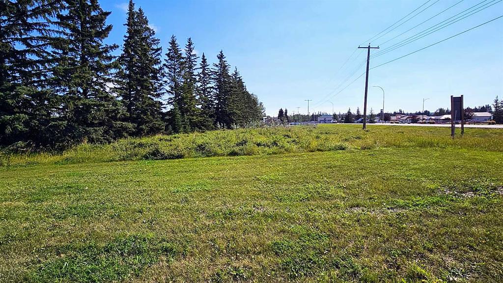 716 Main Avenue West, Sundre, AB
