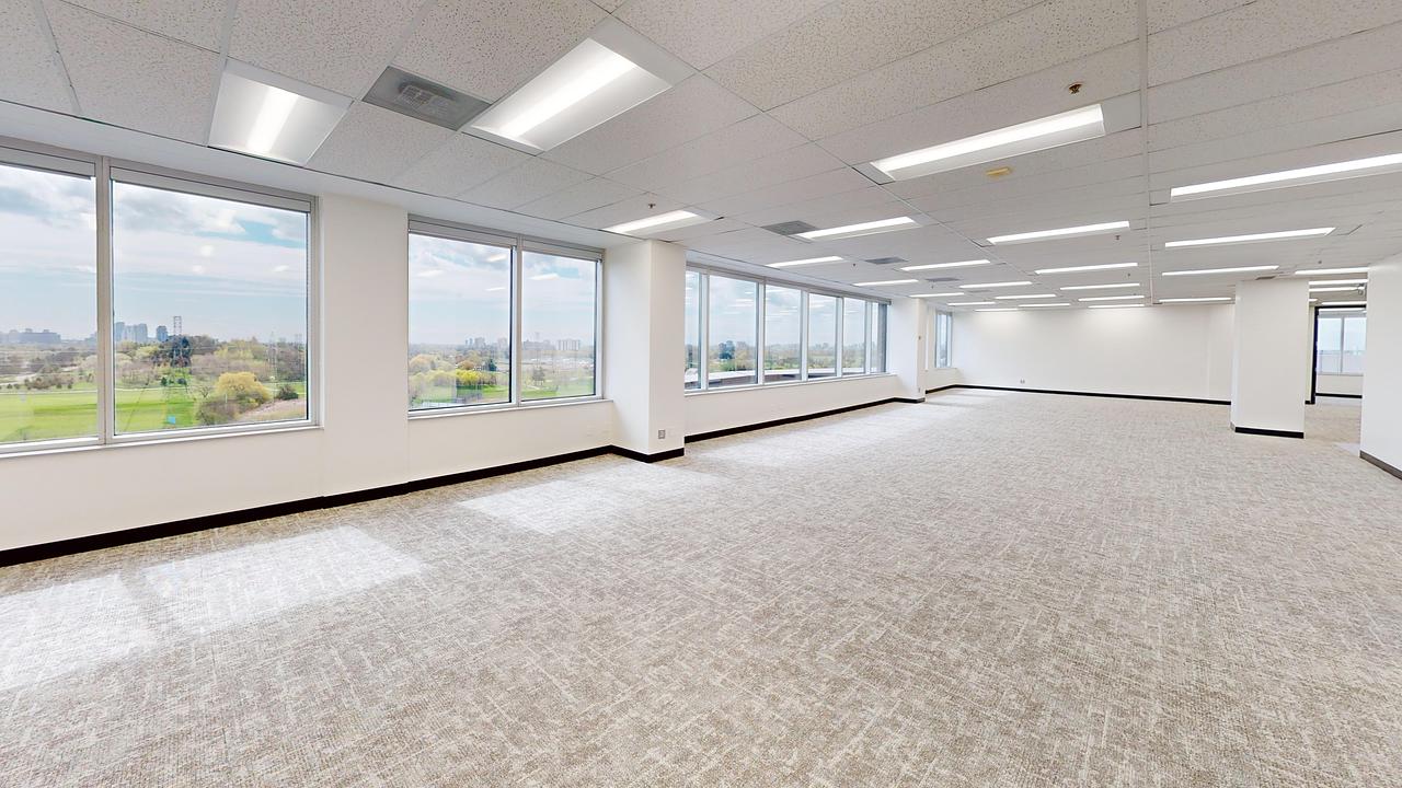 900 - 2680 Skymark Avenue, Mississauga, ON
